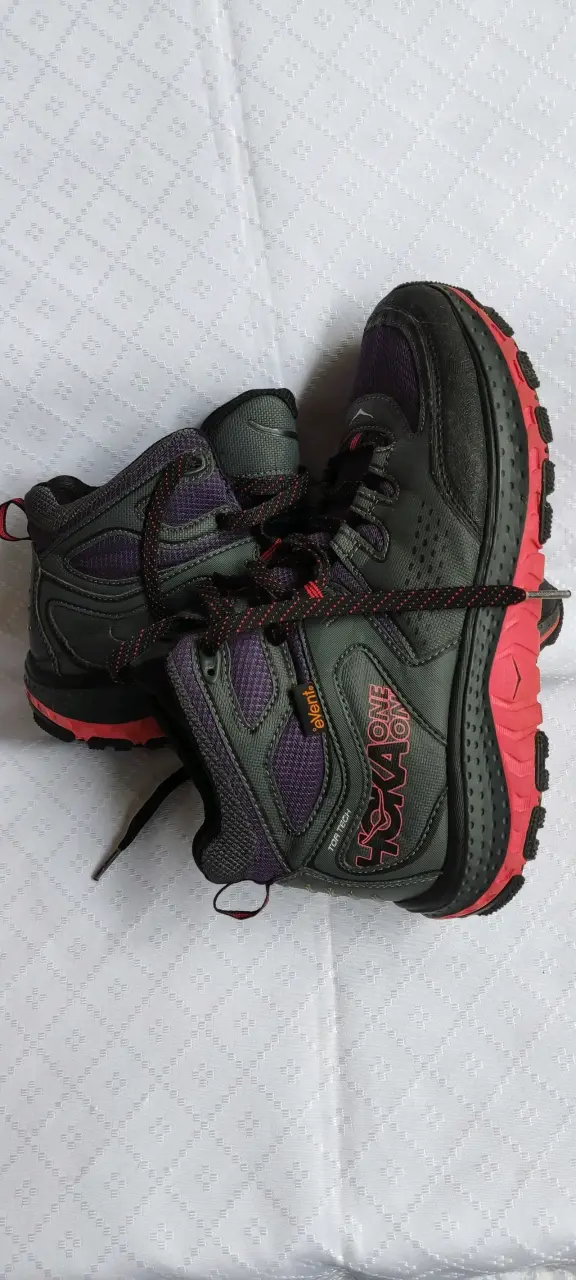 Botas trekking gris y rojo - 1
