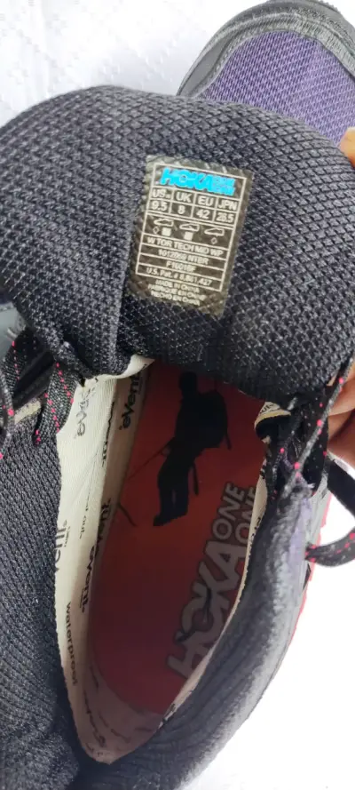 Botas trekking gris y rojo - miniatura 2