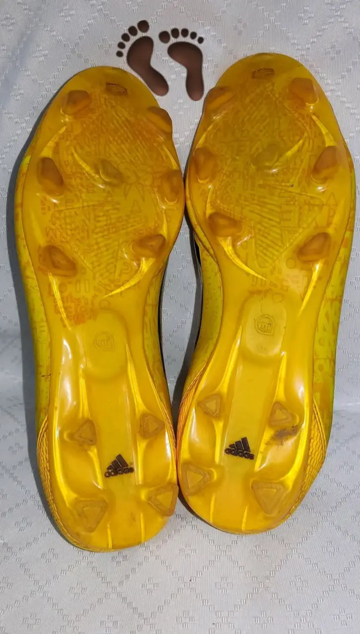 Zapatos de fútbol amarillos - 5