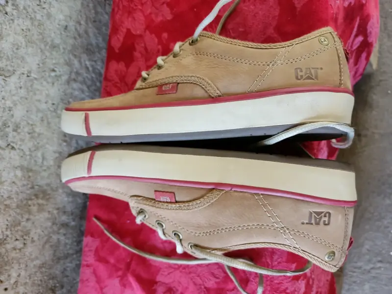 Zapatillas CAT beige con cordones - 6