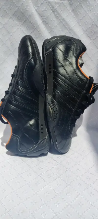 Zapatillas negras deportivas - miniatura 1