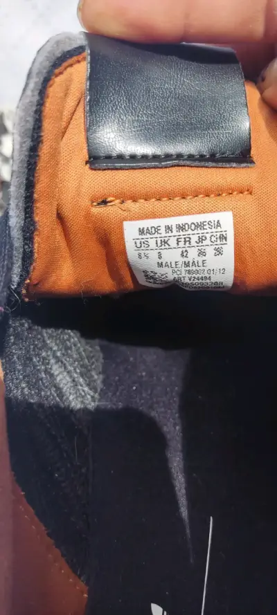 Zapatillas negras deportivas - miniatura 2