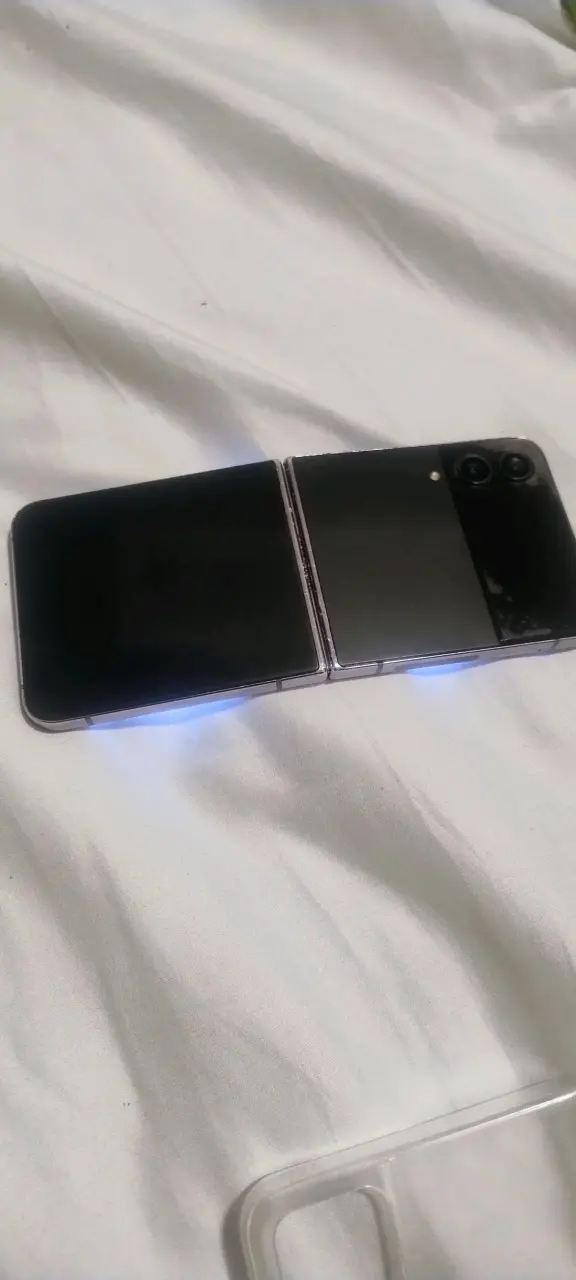 Samsung z flip 4 5g - 1