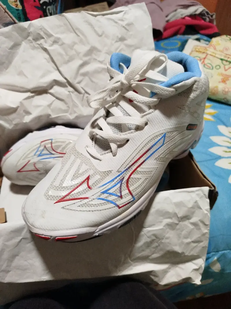 Zapatillas deportivas blancas y azules - 2