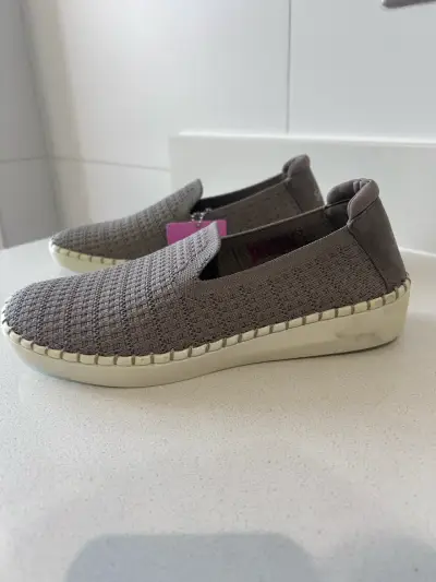Zapatos Skechers marrones - miniatura 3