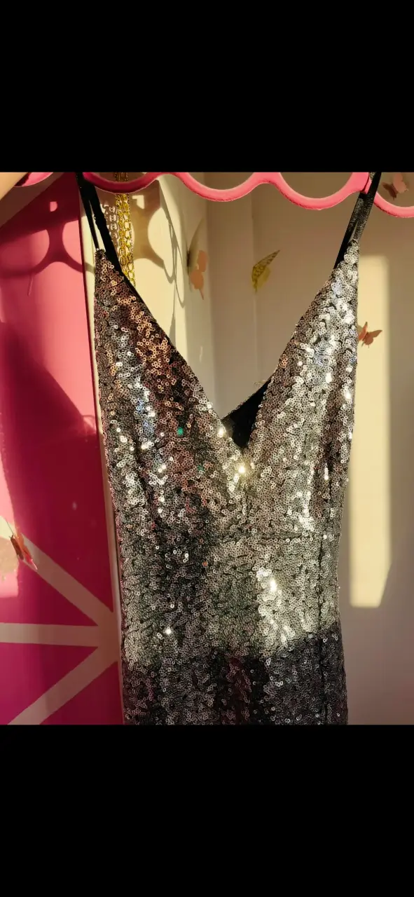 Vestido elegante con lentejuelas - 3