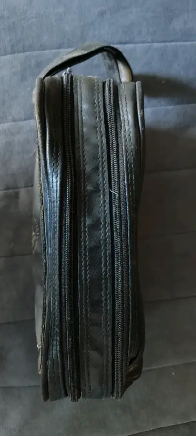 Estuche de cuero negro - miniatura 1