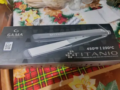 Plancha de pelo Gama Titanio - miniatura 1