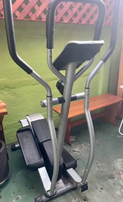 Máquina de ejercicios elíptica - miniatura 5