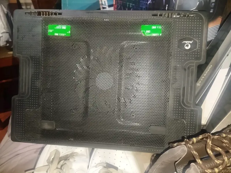 Base refrigerante para laptop negra - 1