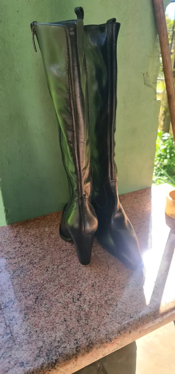 Botas negras de cuero elegantes - 4