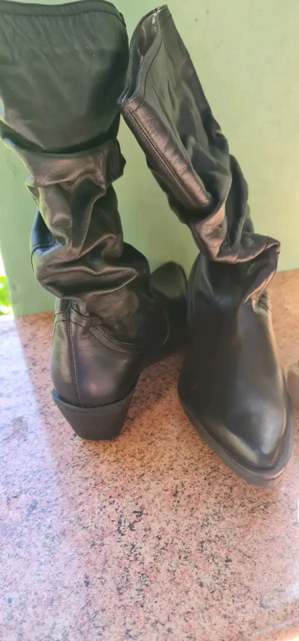 Botas negras de cuero elegantes - 6