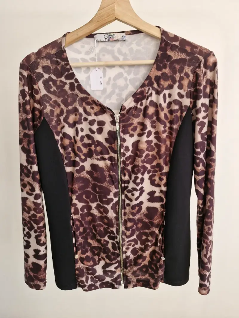 Chaqueta animal print delgada talla M - 1