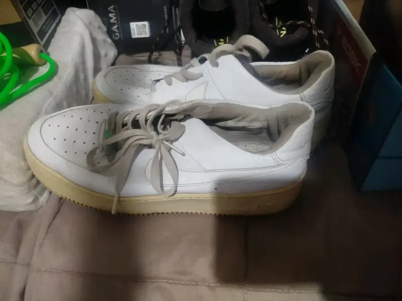 Zapatillas blancas deportivas