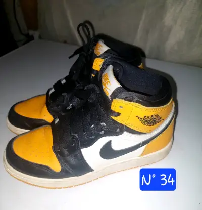 Zapatillas Nike Air negras y naranjas - miniatura 2