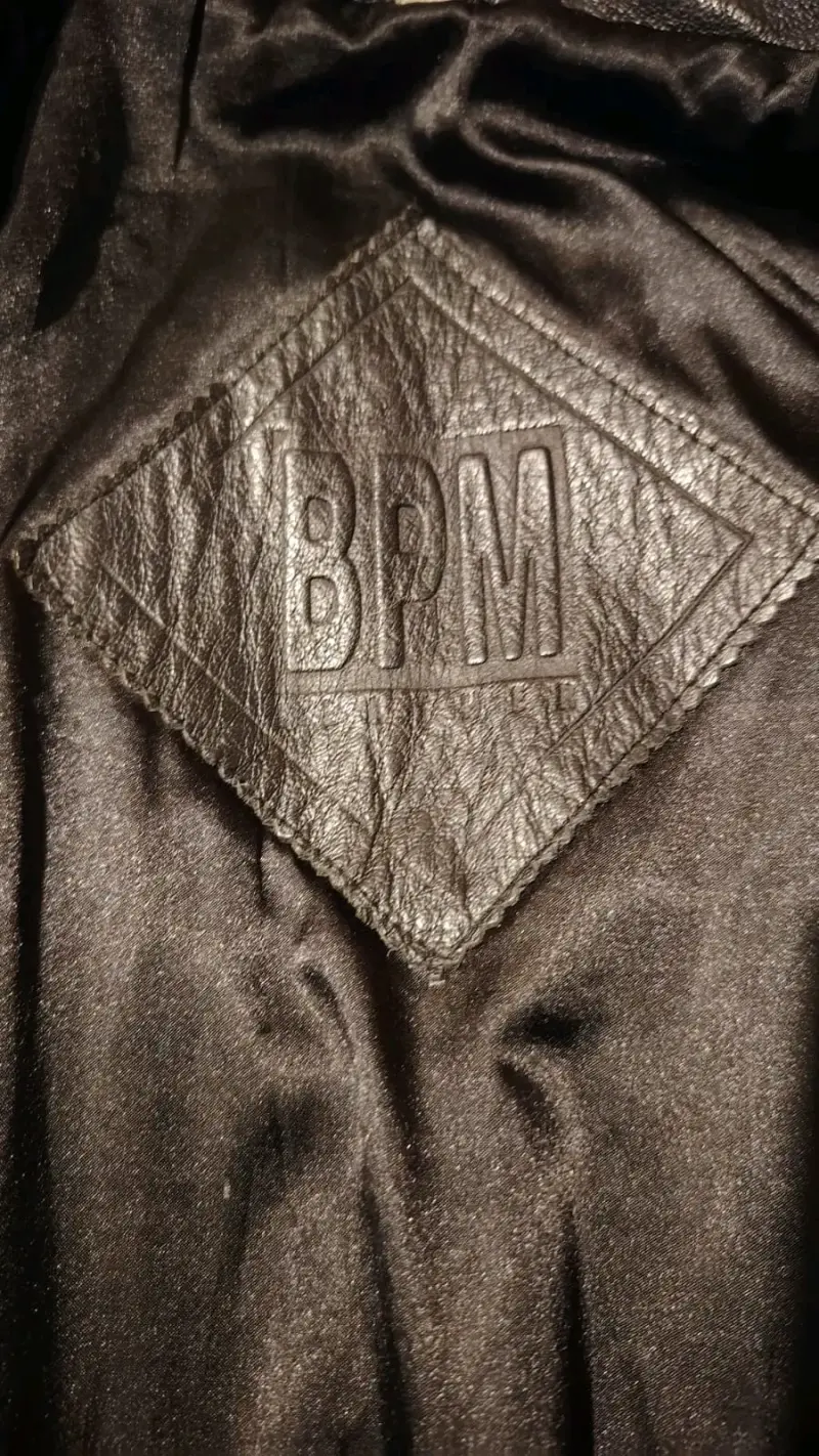 Chaqueta de cuero negra - 4