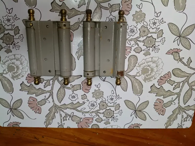 Bisagras abatibles metálicas para puerta