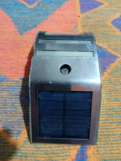 Luz solar de pared metálica - miniatura 1
