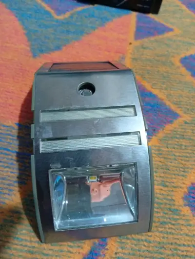Luz solar de pared metálica - miniatura 2