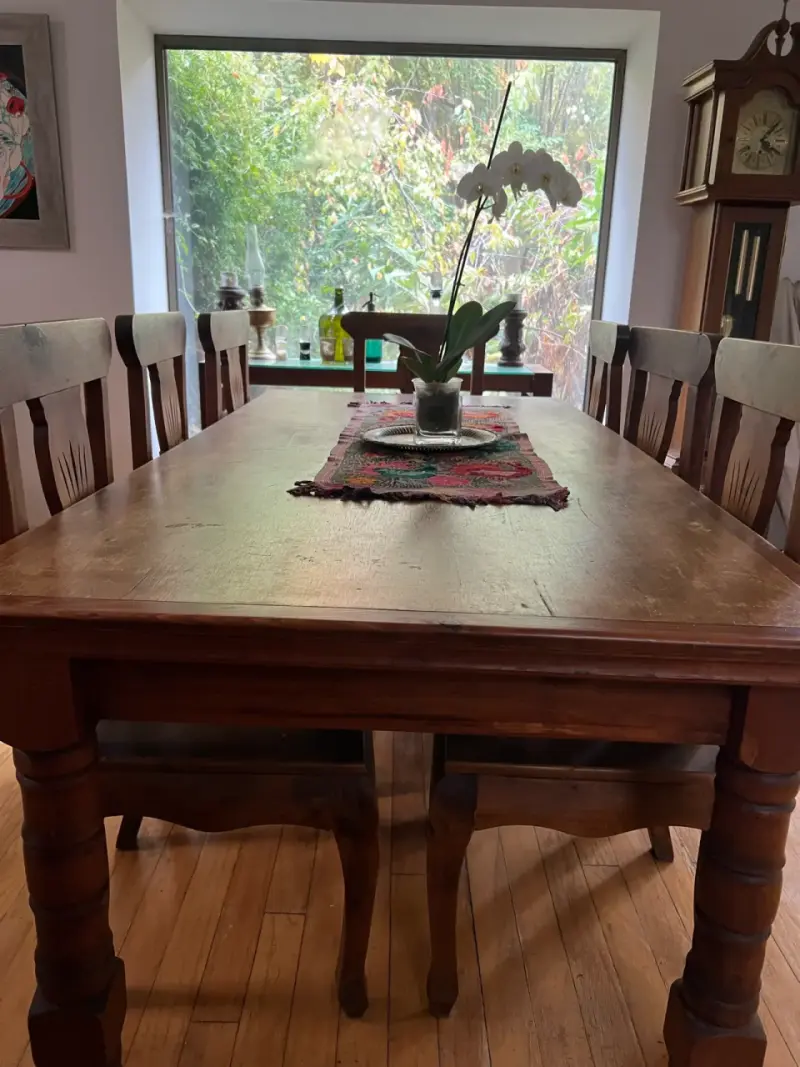 Mesa de comedor de madera - 1