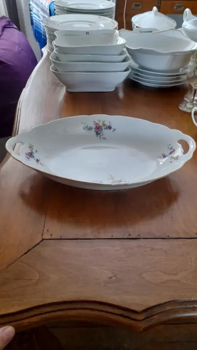 2 Fuente ovalada y cuadrada de porcelana - miniatura 1