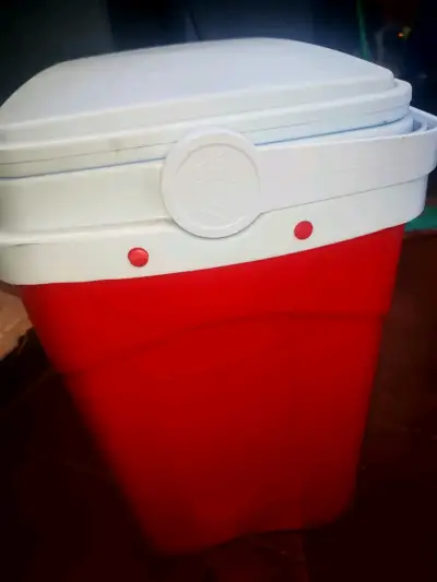 Cooler rojo grande - miniatura 2
