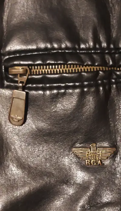 Chaqueta de cuero negra - miniatura 3
