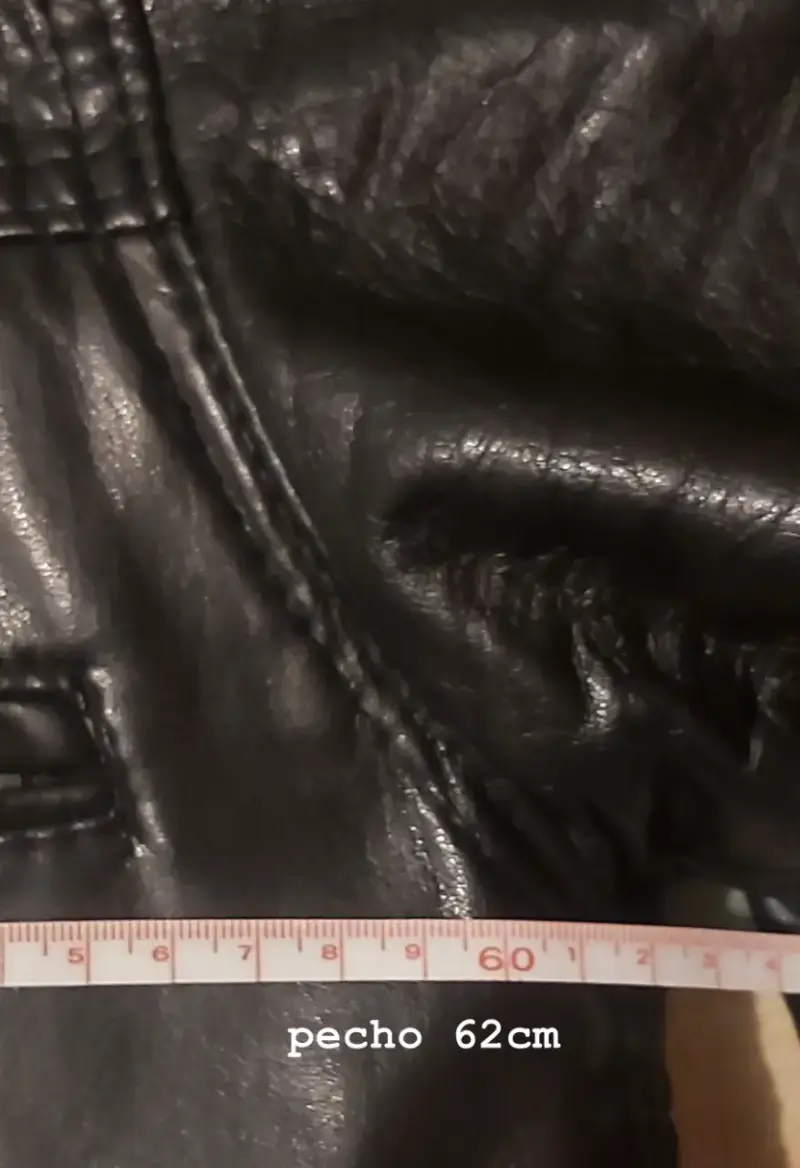 Chaqueta de cuero negra - 4