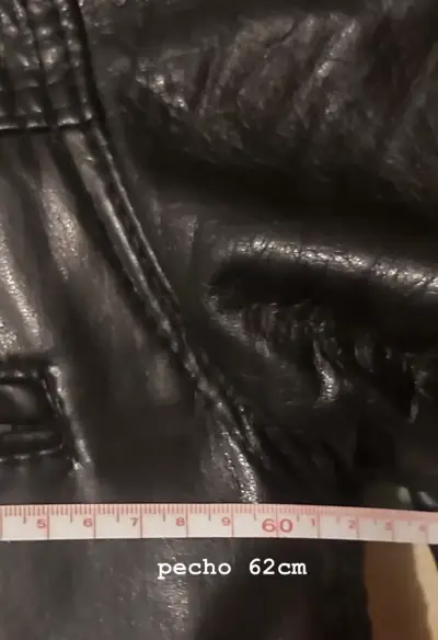 Chaqueta de cuero negra - miniatura 4