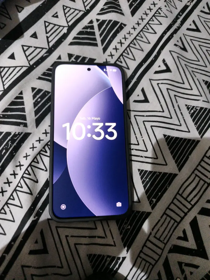 Smartphone negro pantalla grande - 1