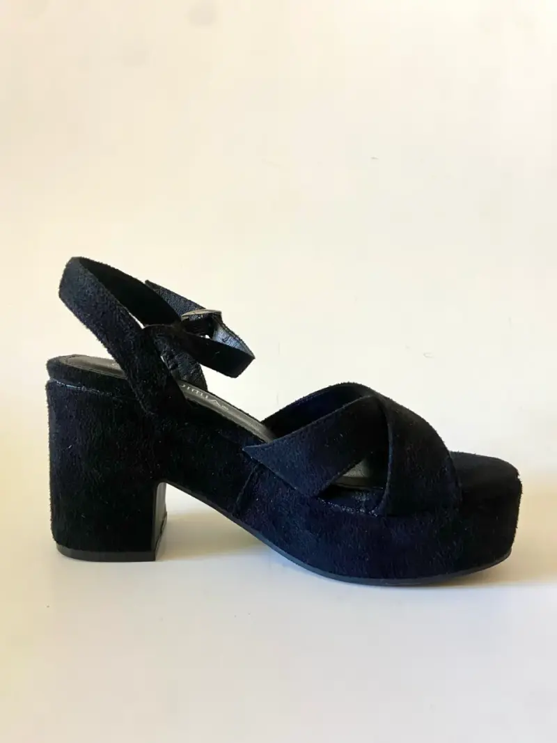 Sandalias negras con plataforma - 1