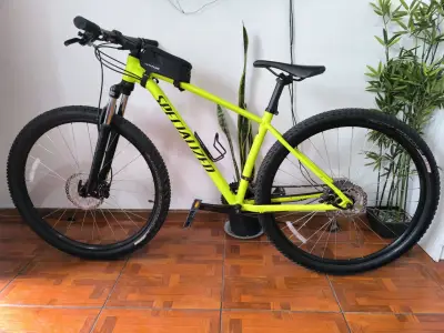 Bicicleta Specialized Rockhopper color verde - miniatura 1