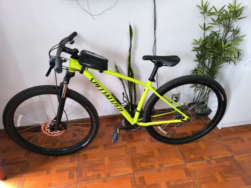 Bicicleta Specialized Rockhopper color verde - 2