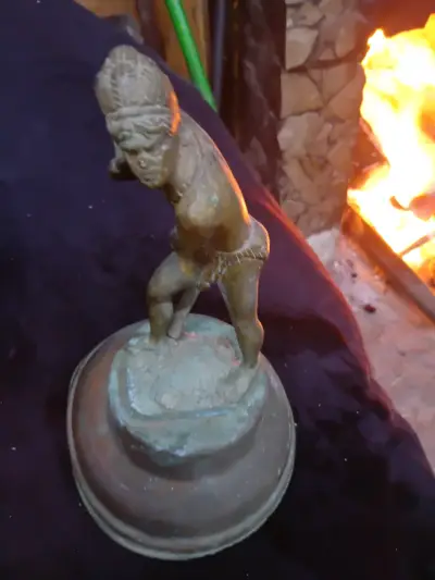 Estatua de bronce antigua - miniatura 3