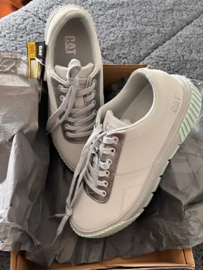 Zapatillas CAT blancas nuevas - miniatura 1