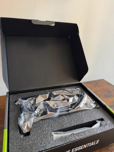 Combo GeForce RTX 5070 + Fuente de poder - miniatura 4