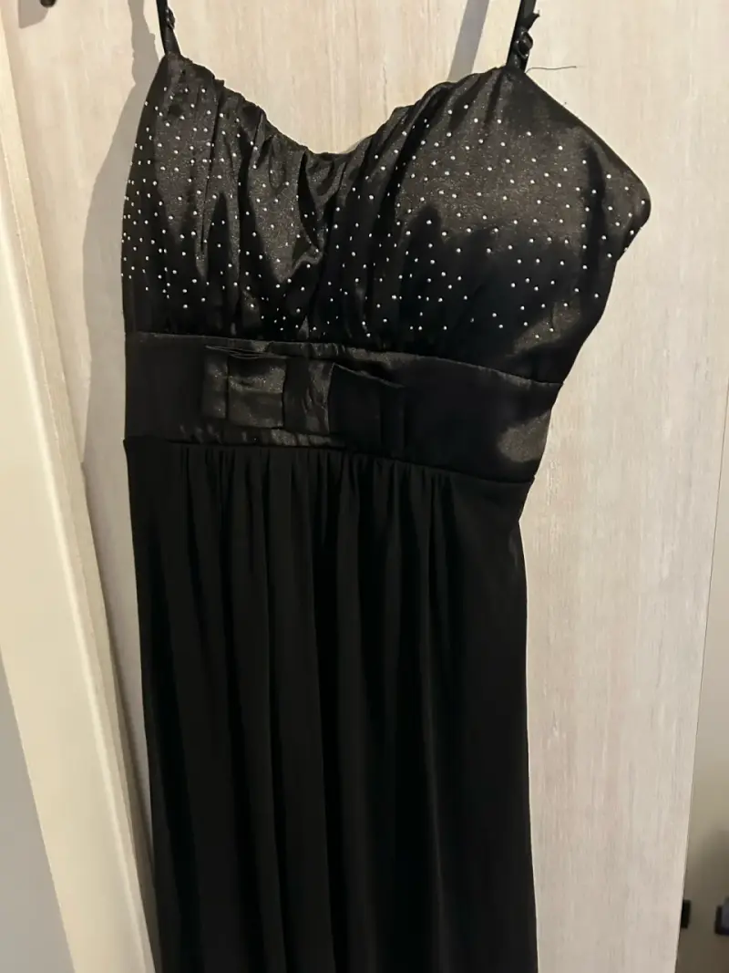 Vestido negro con brillo - 1