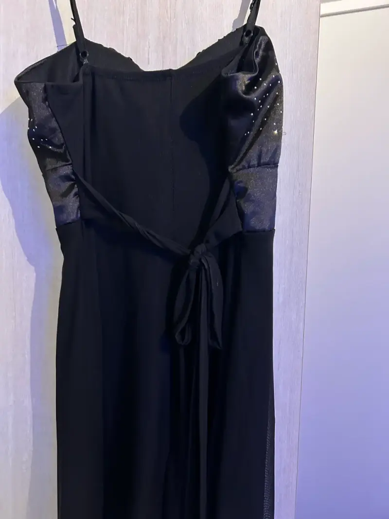 Vestido negro con brillo - 3