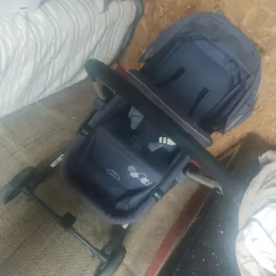 Coche de bebé plegable negro - miniatura 2