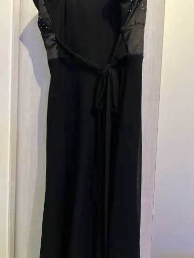 Vestido negro con brillo - miniatura 5