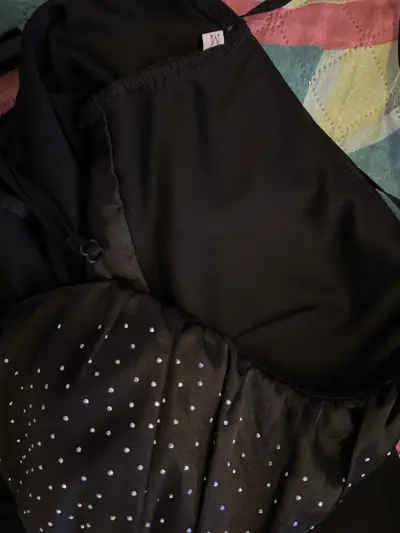 Vestido negro con brillo - miniatura 6