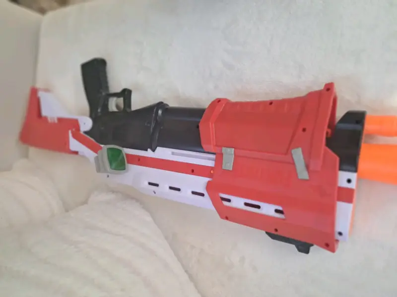 Lanzador Nerf Fortnite rojo y blanco - 3