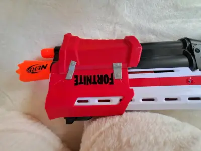 Lanzador Nerf Fortnite rojo y blanco - miniatura 4