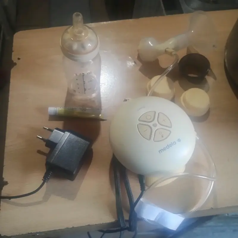 Extractor de leche Medela con accesorios - 3