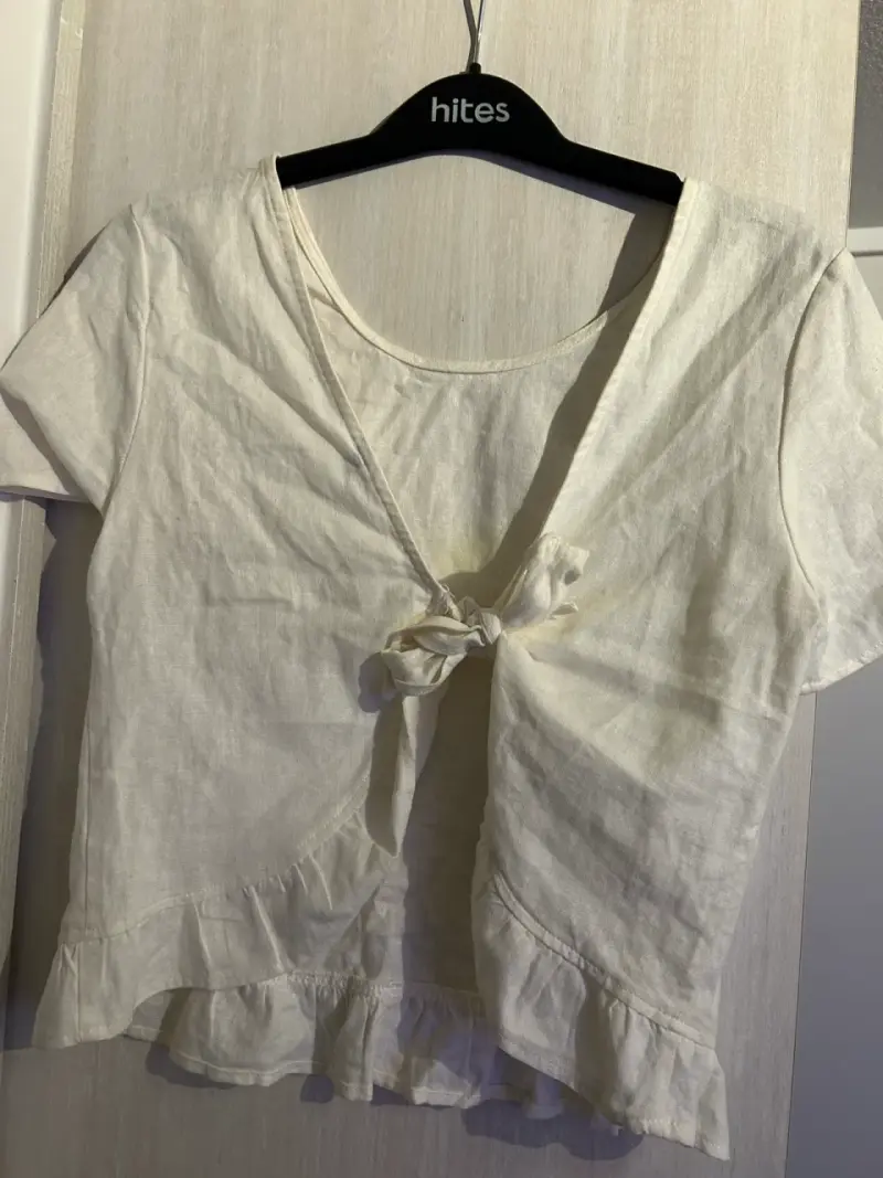Blusa blanca con lazo - 1