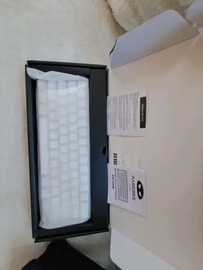 Teclado mecánico MageGee blanco - miniatura 3