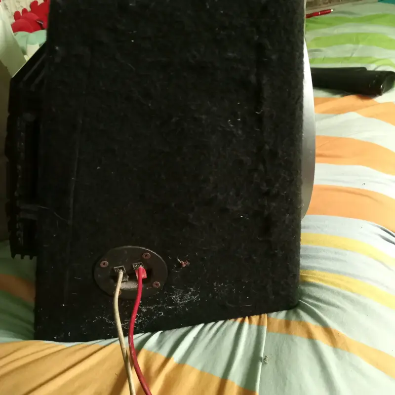 Subwoofer sony caja negra con cables - 1