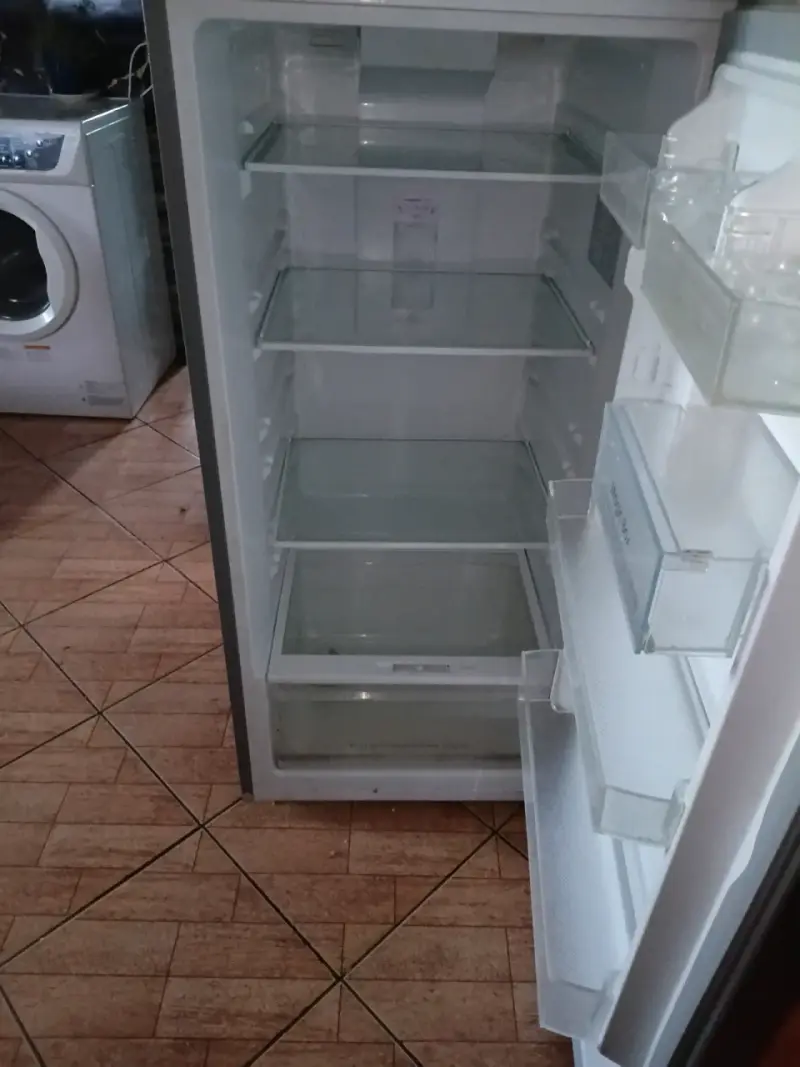 Refrigerador Midea No Frost 252L Inox - 2