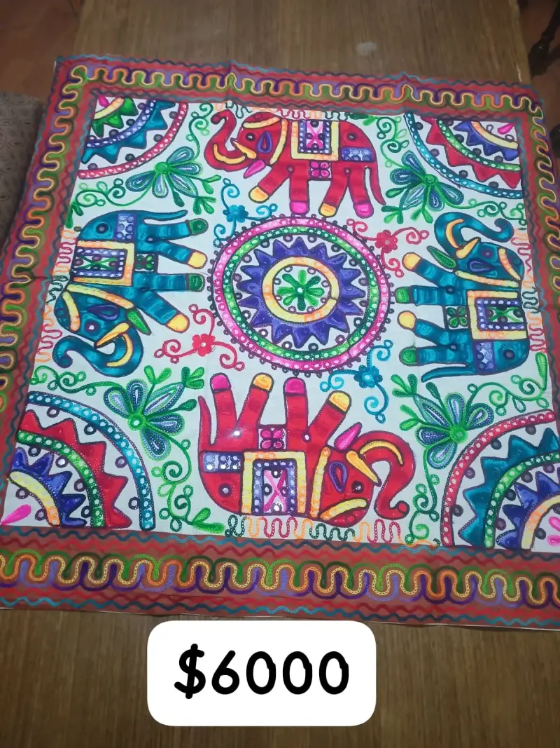 Tapiz artesanal colorido