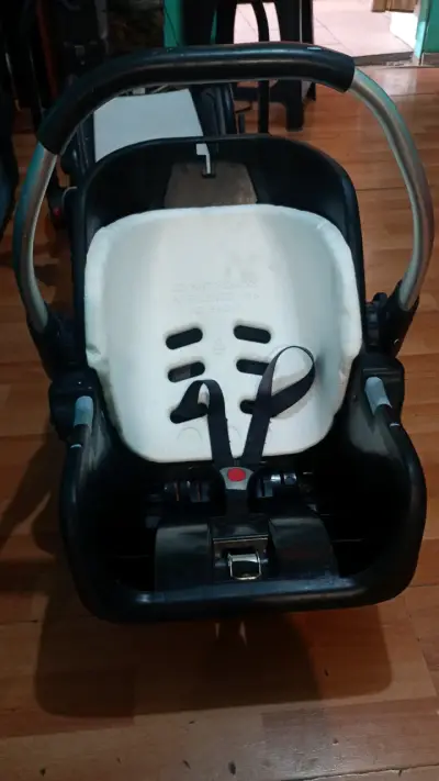 Silla de auto para bebé negra - miniatura 1